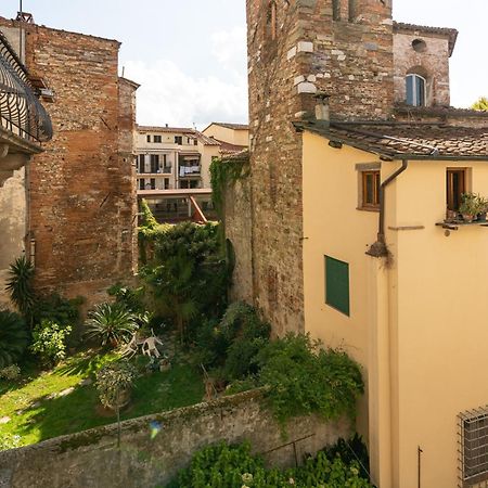 Historic Apt In The Center Of Lucca With Balcony Apartment Luaran gambar