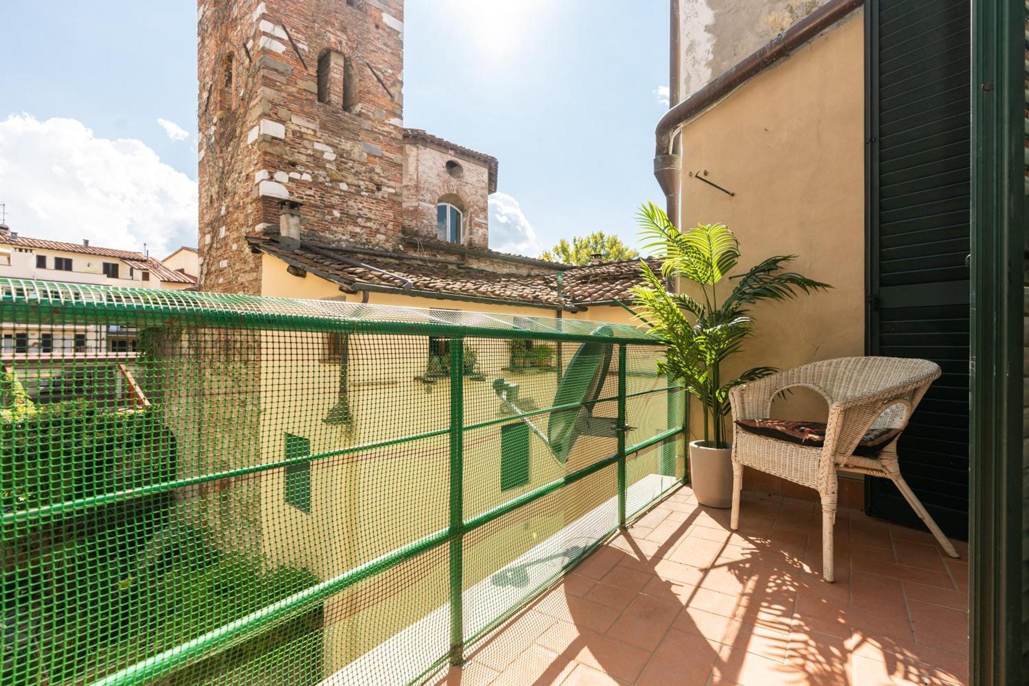 Historic Apt In The Center Of Lucca With Balcony Apartment Luaran gambar