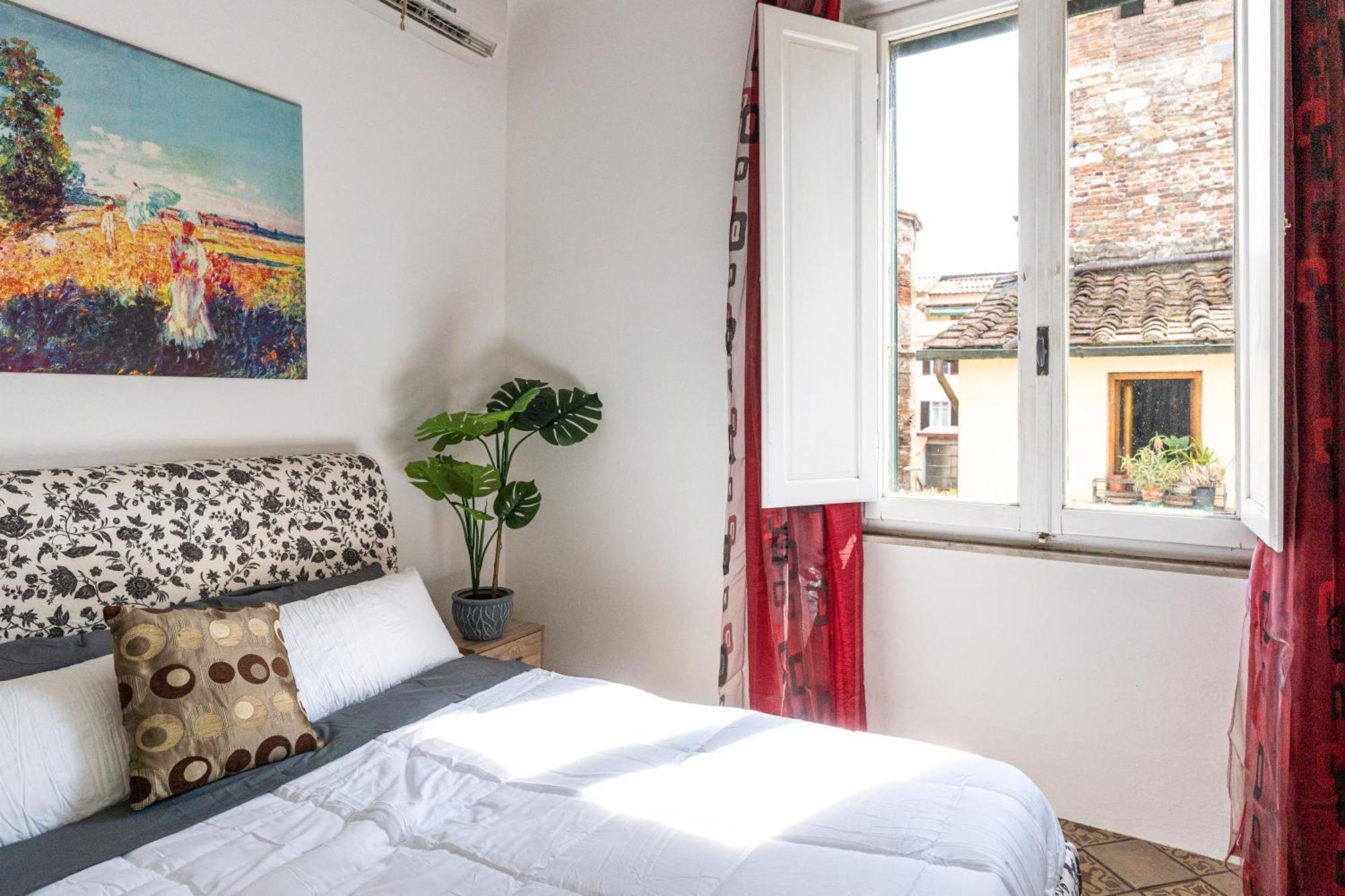 Historic Apt In The Center Of Lucca With Balcony Apartment Luaran gambar
