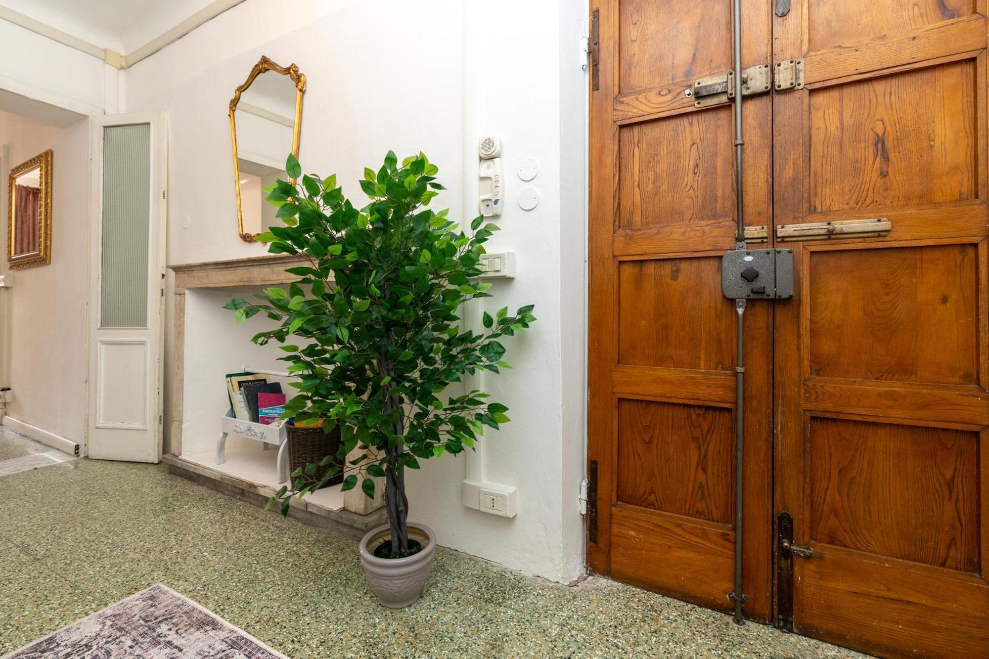 Historic Apt In The Center Of Lucca With Balcony Apartment Luaran gambar